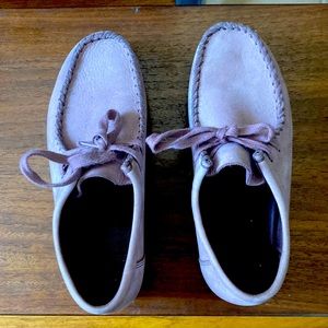 Super cute soft pink suede Clark’s - really good condition